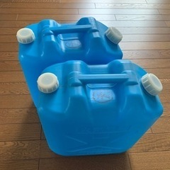 ポリタンク(青)