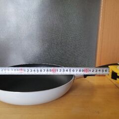 テフロン加工フライパン　7/10