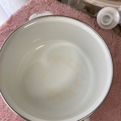 両手　ホーロー鍋　20㎝　ガラス蓋付き　対面無しの画像