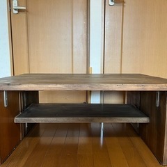 テーブル