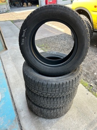 タイヤ　DUNLOP WINTERMAXX WM02 205/60 R16  2022年製  冬タイヤ　4本