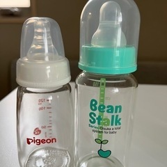 ビーンスターク哺乳瓶消毒容器とガラス哺乳瓶２本+160mlプラ哺乳瓶3本セットの画像