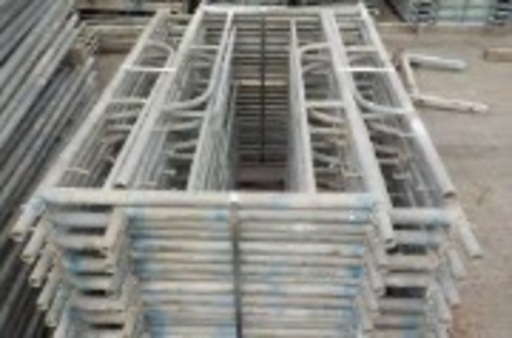 枠足場 【早急】