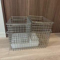 無印ワイヤーバスケット