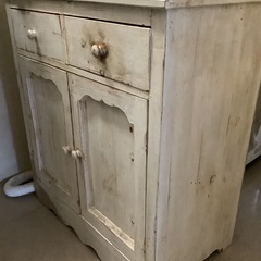 アンティークっぽい家具　チェスト