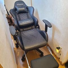 RTGAMING ゲーミングチェア黒赤オットマン有 7/1以降お引き渡しの画像