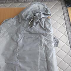 ［お値下げしました］〔代理投稿〕未使用品　服/フード付き薄手のヤ...