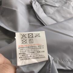 ［お値下げしました］〔代理投稿〕未使用品　服/フード付き薄手のヤッケ3枚組　グレーの画像
