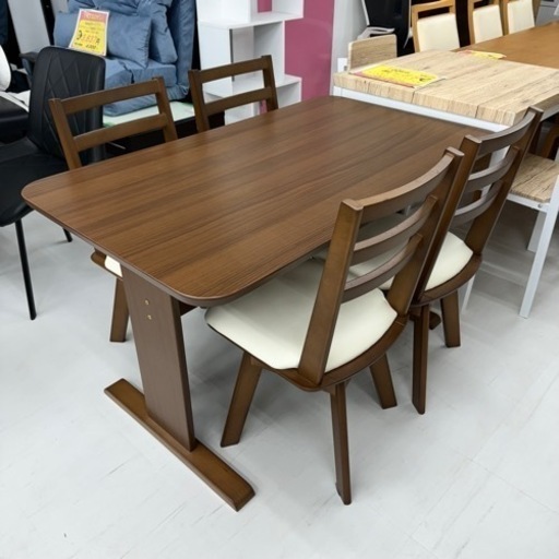【超美品‼️】定価47,900円♪ ニトリ 120cm幅4人掛けダイニングテーブルセット 回転チェア 木目調ミドルブラウン♪