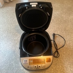 炊飯器の画像