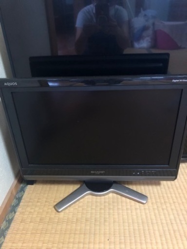 【終わりました】【値下げしました】20V シャープ　AQUOS 液晶カラーテレビ