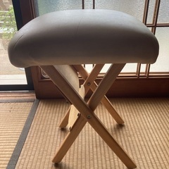スツールの画像