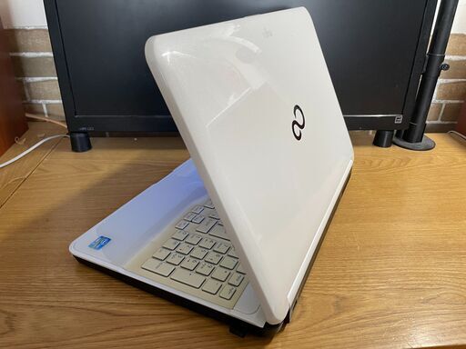 Fujitsu LIFEBOOK AH77/G