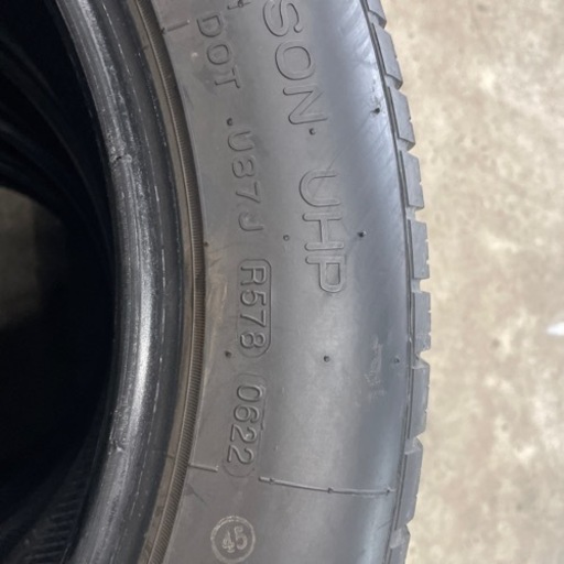 車のパーツ タイヤ、ホイール