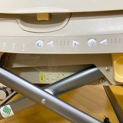 電動　オートスウィング　ハイローチェア　コンビ　Combiの画像