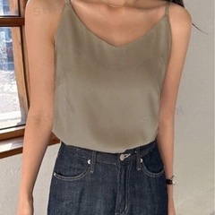 キャミソール カーキ サテンの画像