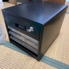 鍵付ボックス