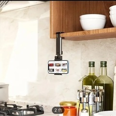 飛行機 スマホスタンド ホルダー 折り畳み クランプ式 360度回転 スマホ用ホルダー 携帯ホルダー 卓上/クリップ式 スマフォンスタンド 安定性 小型 コンパクト 携帯便利 旅行用 (ブラック)の画像