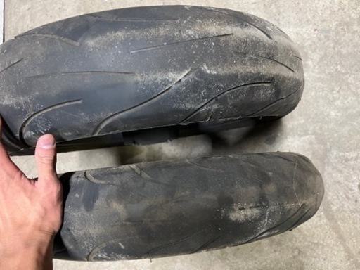 車のパーツ タイヤ、ホイール