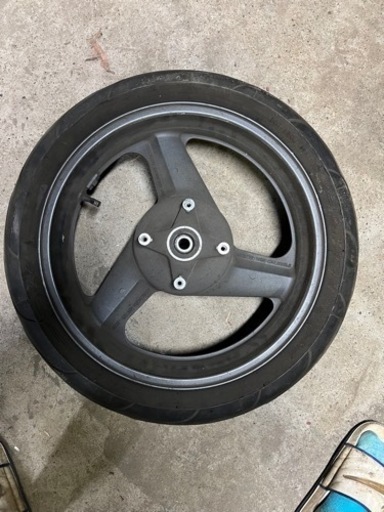 車のパーツ タイヤ、ホイール