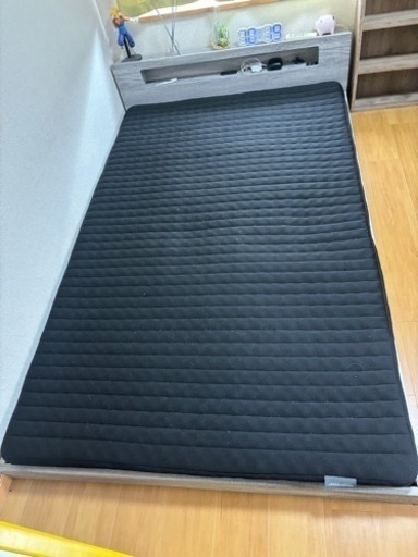 家具 ベッド セミダブル マットレスとセット　ライト付き
