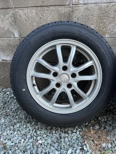 車のパーツ タイヤ、ホイール