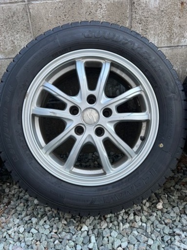車のパーツ タイヤ、ホイール