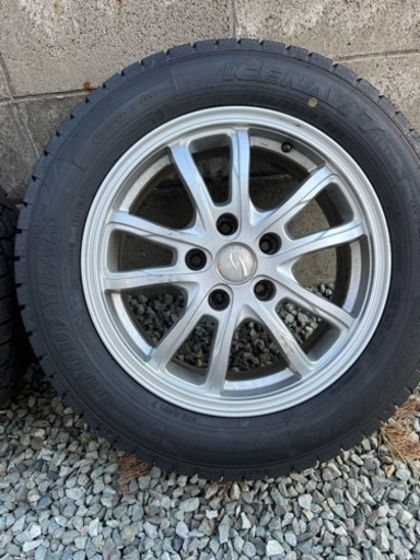 車のパーツ タイヤ、ホイール