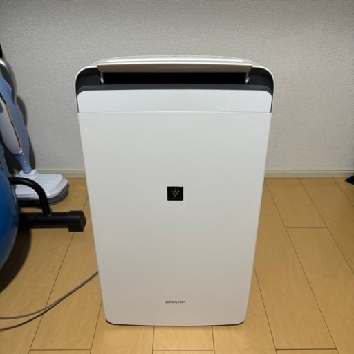 除湿機　空気清浄機　
SHARP プラズマクラスター　CV-L120
