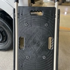 6月末購入で無キズの
ブレーキ付き 小型軽量台車　 の画像