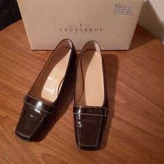 【TRUSSARDI】エナメルローファー 23cm