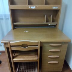 学習机＆椅子（机のみ、椅子のみも可）＊お引き取り可能な方＊東京都...