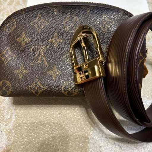 交渉中☆ルイヴィトン☆化粧ポーチとベルト