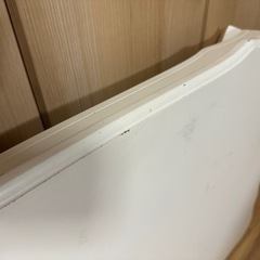 白いローテーブルの画像