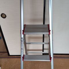 ハンドル付３段踏台の画像