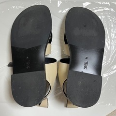 新品同様✨ ZARA ザラ グルカサンダル オフホワイトの画像