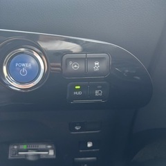 【2019年 13万7000km】50プリウス後期　1.8 A E-Four 4WD シルバーの画像