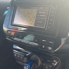 【2019年 13万7000km】50プリウス後期　1.8 A E-Four 4WD シルバーの画像