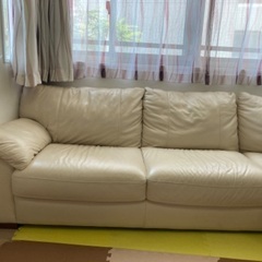 3人掛けソファーの画像