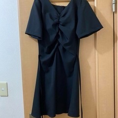 Vネックシャーリング半袖ミニワンピースの画像