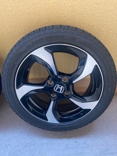 車のパーツ タイヤ、ホイール