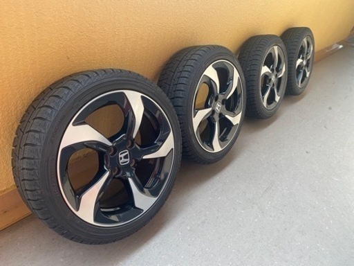 車のパーツ タイヤ、ホイール