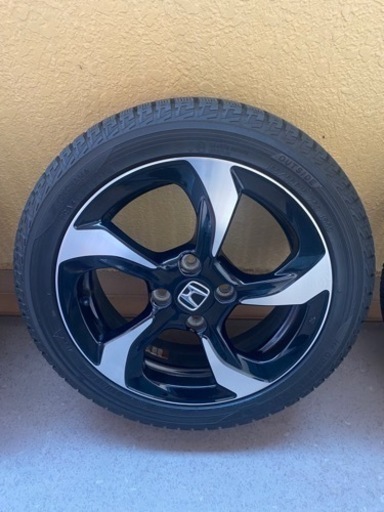 車のパーツ タイヤ、ホイール