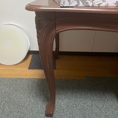 ダイニングテーブルの画像