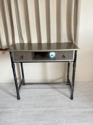 アンティーク調ネイルデスク