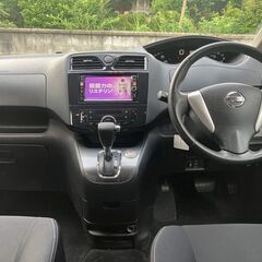 【車検2年付】【日産 セレナ 2.0 ライダーJパッケージ】パワースライドドア ナビ フルセグＴＶ バックカメラ Ｂｌｕｅｔｏｏｔｈオーディオ ドライブレコーダー クルーズコントロール プッシュスタート スマートキー ライダー専用エアロパーツ 人気のパールホワイトの画像