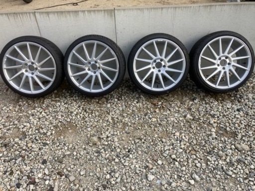 車のパーツ タイヤ、ホイール