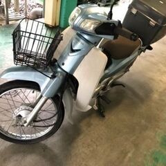 最終 値下げ 貴方も カブ主ﾇｼ 安心整備済み 原付 50 セル スタート  ８０００Km 風防つき バッテリー新品 前カゴ 後部ＢＯＸの画像