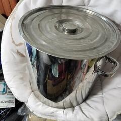 直ぐに取りに来れる方　ステンレス　寸胴　高さ45センチ　直径45センチ前後　サビキズ汚れありの画像