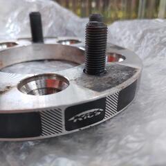 KICS　ワイドトレッドスペーサー　日本製
PCD100　5H　15mm 

の画像